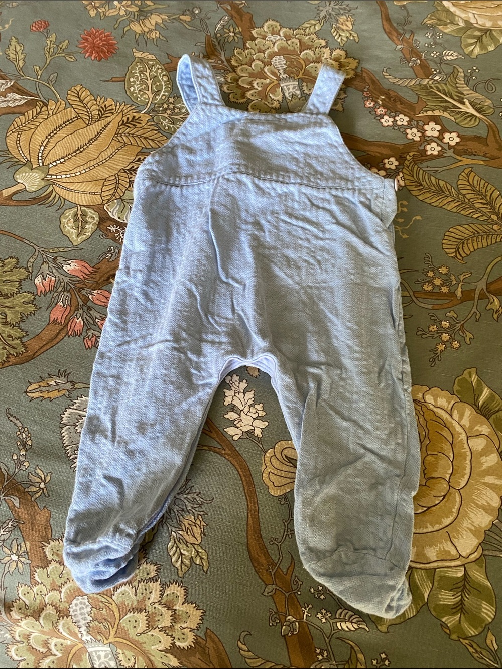 FOUR Matching Sets - Picture 10 of 15